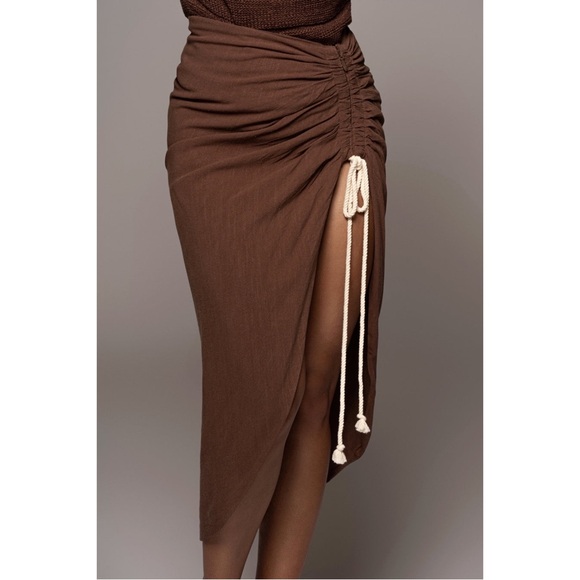 Chocolate Spring Ruched Linen Skirt - Picture 5 of 9